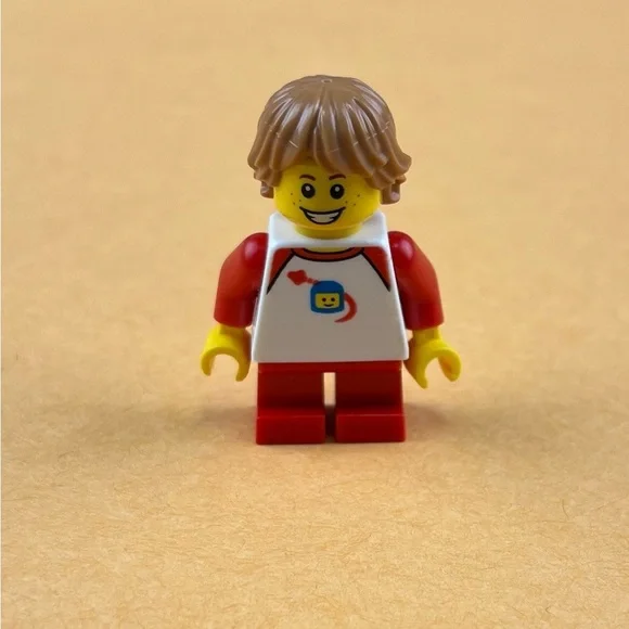 LEGO Minifigure Boy Kid in Benny Classic Space Shirt twn397 2”