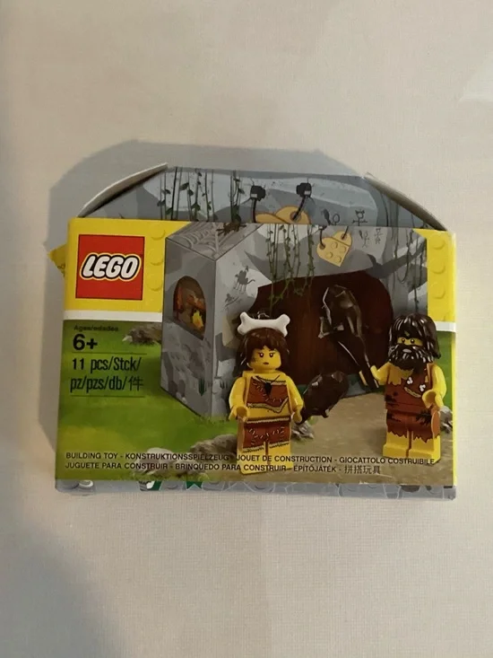 New Lego Iconic Cave Set Rare Figures Mrs & Mr Caveman Retired Sealed