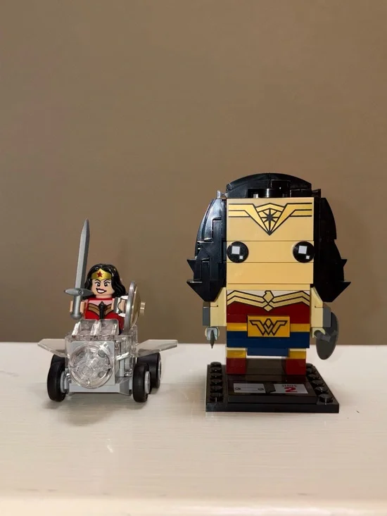 LEGO Wonder Woman Minifigure and BrickHeadz Set