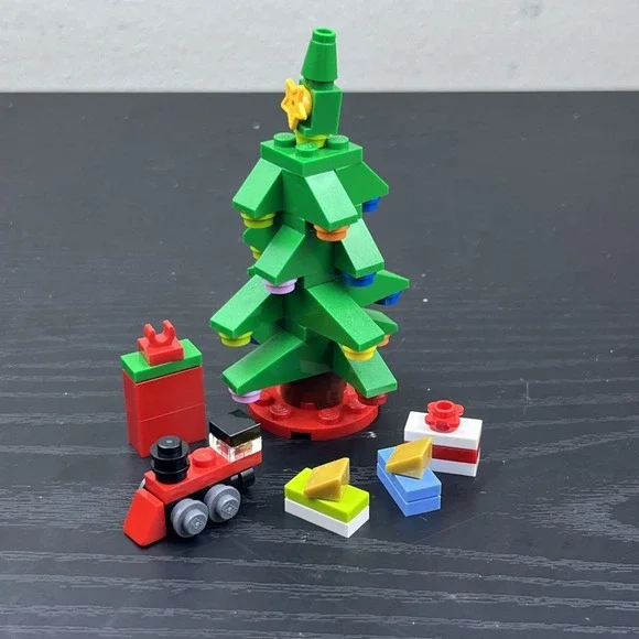 LEGO Creator Christmas Tree Mini Polybag Set 30286 Complete – No Box or Instruct