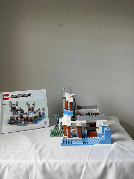 LEGO Minecraft Ice Castle Set 21186 with Instruction Booklet