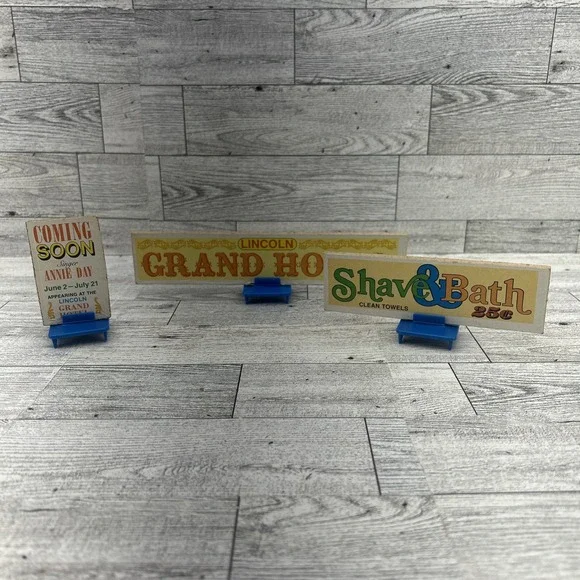 Set Of 3 Vintage Double Sided Lincoln Logs Signs &‎ Holders