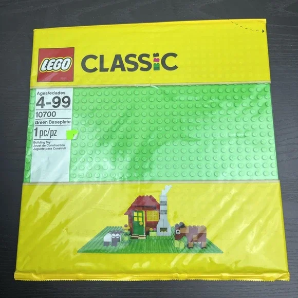 LEGO‎ Classic Green Grass Baseplate 10700 New Sealed Building Plate