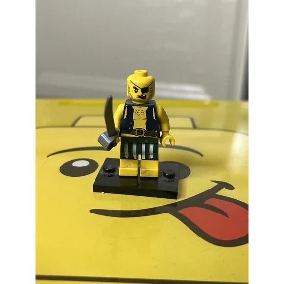 LEGO Minifigure Series 16 Scallywag Pirate