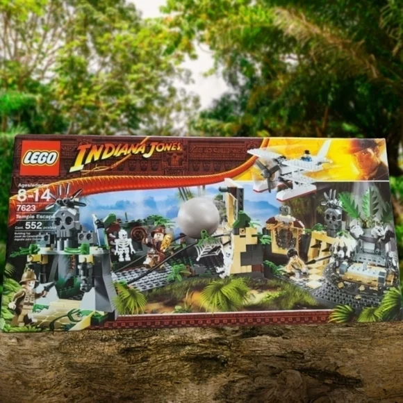 LEGO Indiana Jones #7623 Temple Escape New Sealed Highly collectible