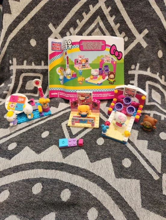 Hello Kitty Mega Bloks Fun At The Arcades 7 Minifig Playset 10974 -  Complete