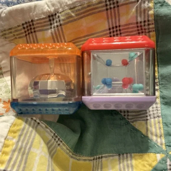 Lot of 2 Fisher Price Small Toys Peek A Boo Blocks Sensory Cubes Baby Toddler‎