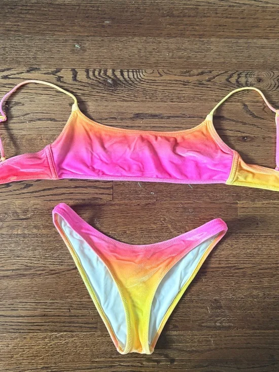 triangl swimwear Pink to Yellow Ombre Velvet Bikini Top