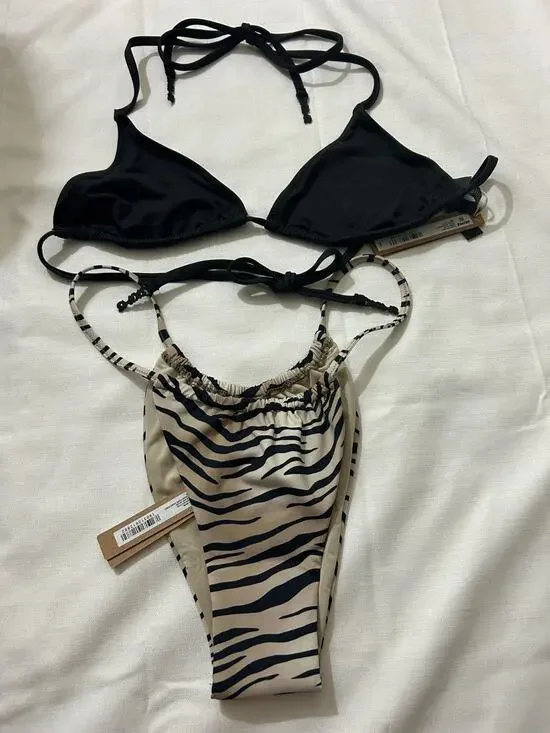 Skims NWT Triangle Top Black & Champagne Tiger Bikini Bottom Size Medium