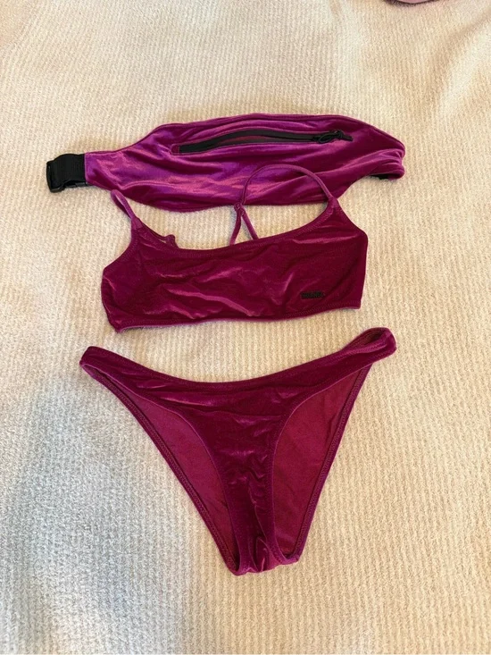 triangl swimwear Magenta Velvet Bikini Set