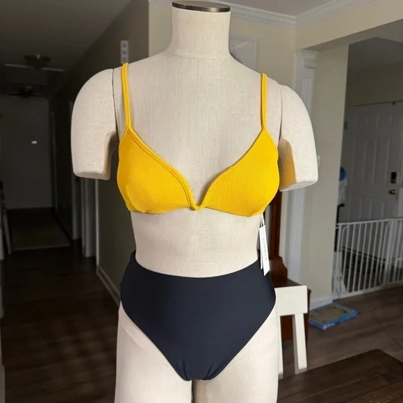 L*SPACE Helena Ribbed Bikini Top Mustard Yellow M NWT