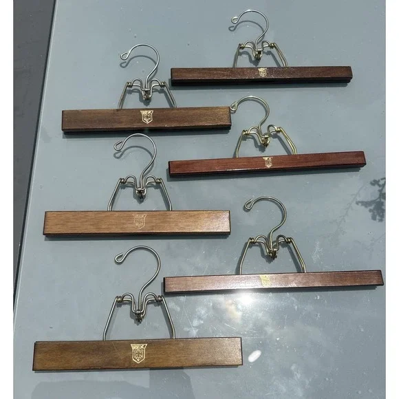 SETWELL Wooden Locking Hangers 10