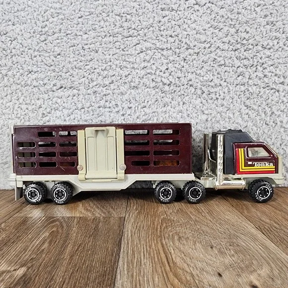 Vintage Tonka Livestock Semi Truck Trailer Burgundy Pressed Steel USA