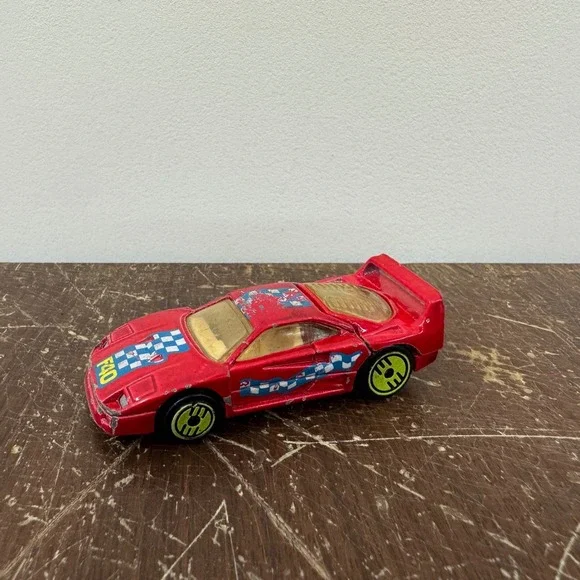 Hot Wheels Ferrari F40 Red Diecast Car 1989 Hong‎ Kong
