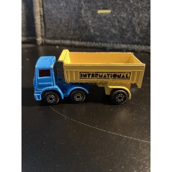 1980‎ MATCHBOX Lesney No 30 Leyland Articulated International Dump Truck Quarry