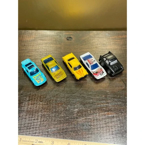 Lot of 5 Vintage Diecast Metal Toy Cars Assorted‎ Colors