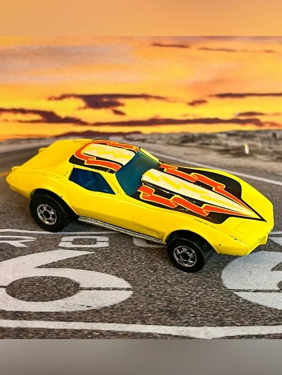 Hot Wheels 1975 Blackwall Corvette Stingray Yellow Ribbon Hong Kong