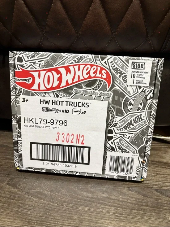 Hot Wheels HW Hot Trucks Mini Bundle 10 Pk
