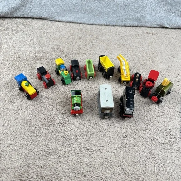 Lot of 13 Wood Train Cars Wooden Magnetic Various Brands Thomas The Train Brio