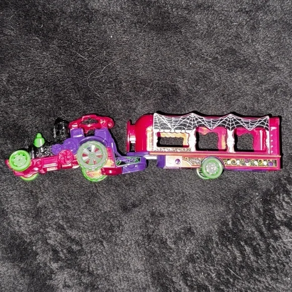 Hot Wheels Car Nival Streamer Rig Die Cast Goth Car & Tractor