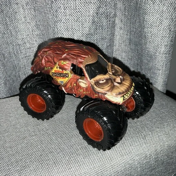 Monster Jam Sasquatch Monster Truck 1:64 Diecast
