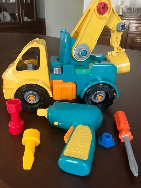 Take-A-Part Tow/bucket truck