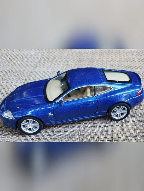 Kinsmart 5321D Jaguar XK Coupe 1/38 scale diecast model car,