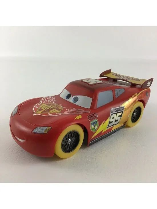 Disney Cars Carnival Cup Racers Burnout Lightning McQueen 8