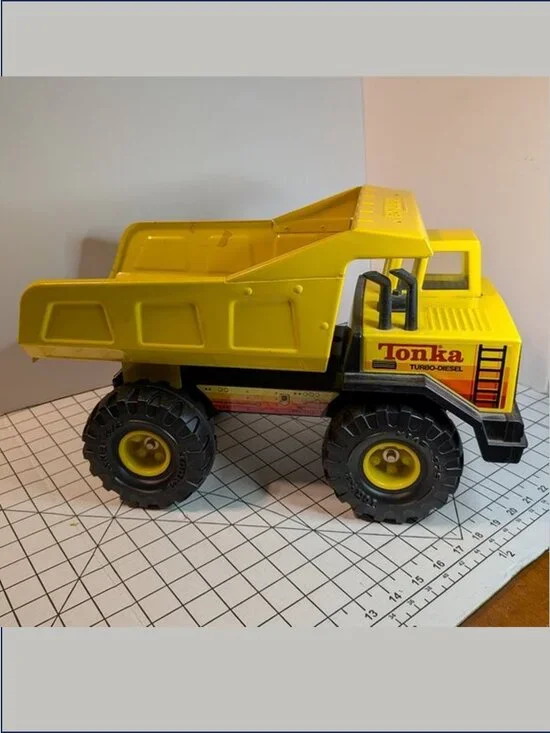 Vintage 1980s Tonka Turbo Diesel Mighty Dump Truck Near Mint Steel Yellow