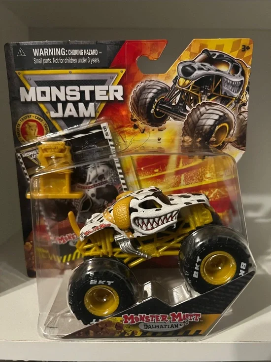 Monster Jam-Gold Trophy Card TRGX Monster Mutt - Dalmatian Series01/1:64Scale
