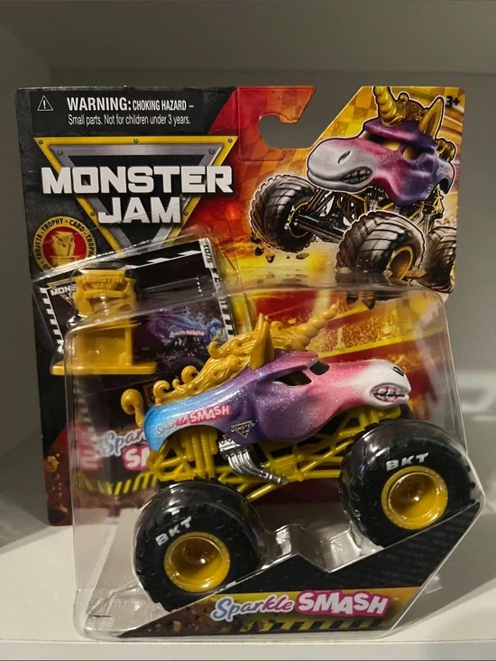 Monster Jam - Gold Trophy Card TRGX Sparkle Smash 2026 Series 01 / 1:64 Scale