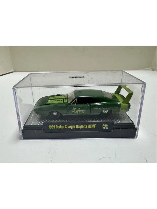M2 Machines 1969 Dodge Charger Daytona Hemi Sprite Green Die Cast