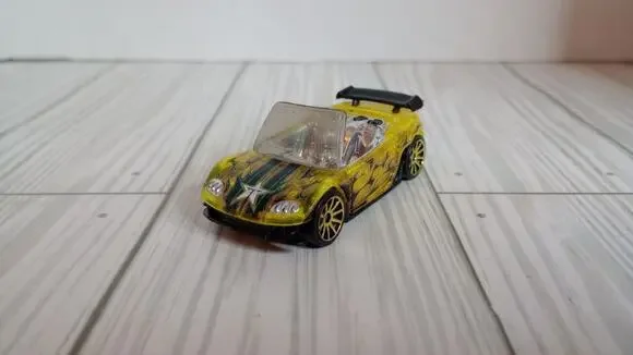 Hot Wheels 2008 Track Stars -Trak Tune Yellow