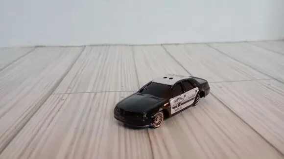 Maisto 1:64 Police Car Diecast Model Missing Light