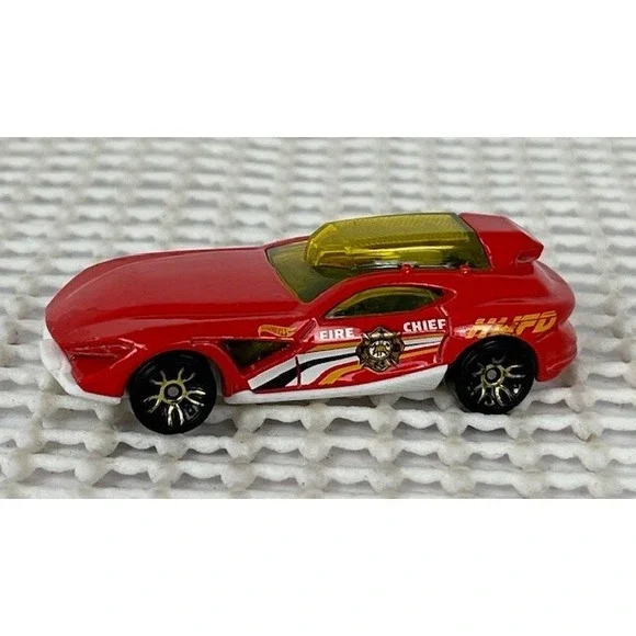 2017 Hot Wheels ~ Fast‎ Master ~ Fire Chief's Car EUC