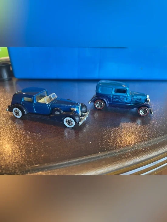 2 vintage antique style, hot wheels