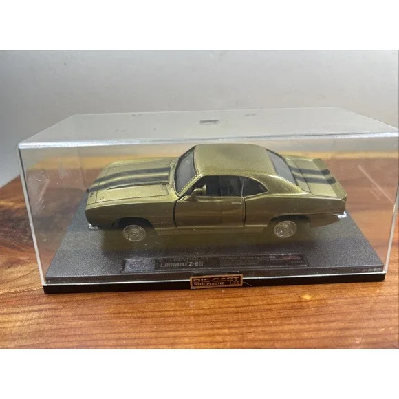 New Ray 1957 Chevrolet Z28 Diecast Red 1:32 Scale With‎ Case