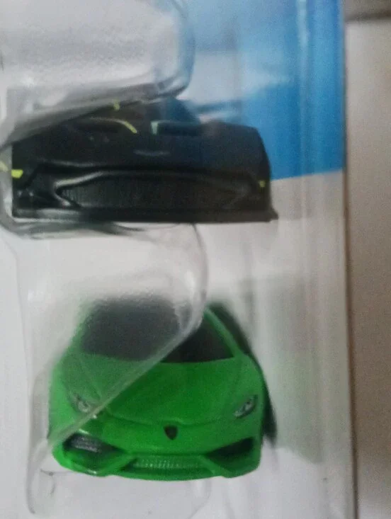 Hot Wheels MotorShow 2 pack - Lamborghini Hurácan LP 610-4 + Aston Martin Vulcan