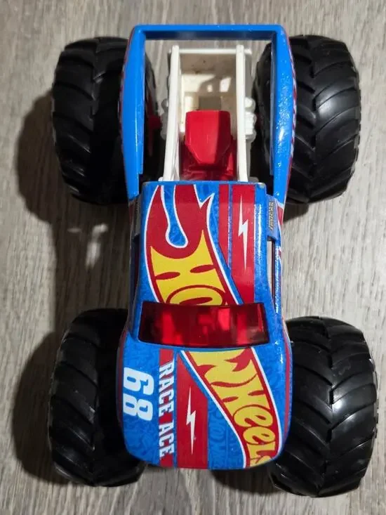 Hot Wheels Monster Truck Race Ace 68