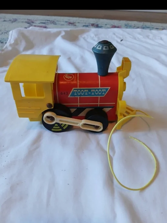 Vintage 1964 Fisher Price Toot-Toot Train #643 Wood & Plastic Pull Toy