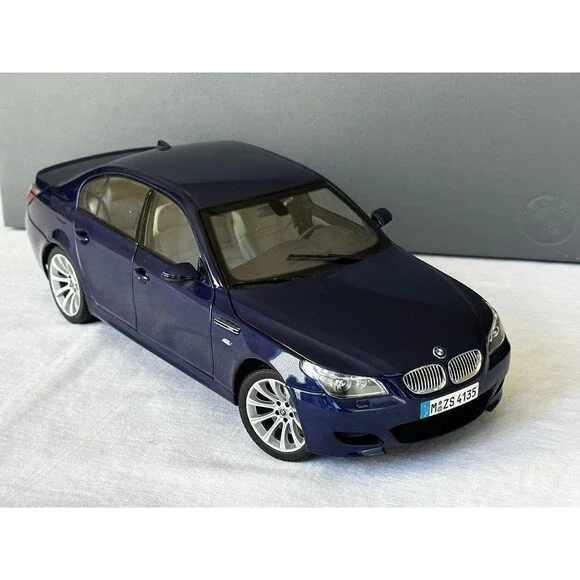 1:18 Kyosho BMW M5 E60 Dealer Edition ULTRA RARE/MINT with Box - See notes