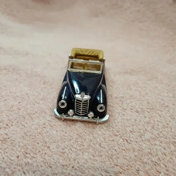NewRay 1955 Mercedes-Benz 300 S 1:43 Scale Diecast Convertible Model Car
