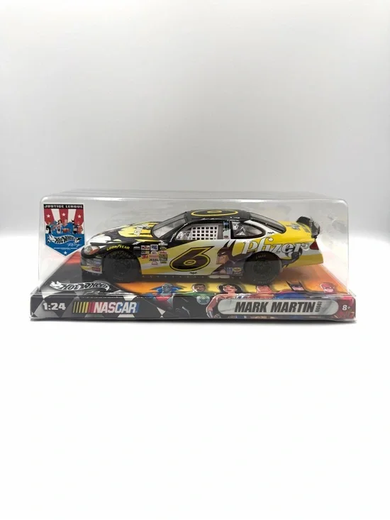 Hot Wheels 1:24 Mark Martin #6 Pfizer Batman Justice League NASCAR Diecast Car