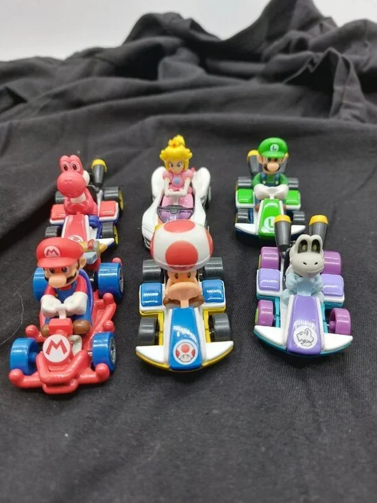 Hot Wheels Mario Kart Lot Of 6 Mario, Yoshi, Bones, Peaches, Lugi  Toad