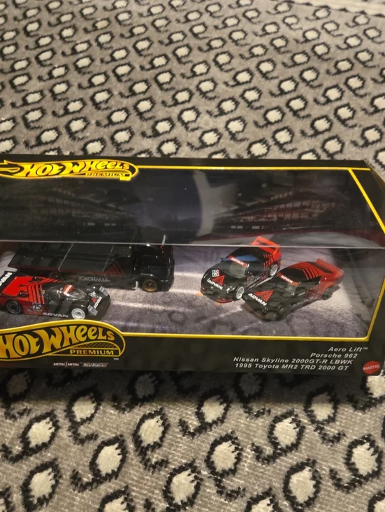 2025 Hot Wheels Premium Advan Racing Team Set
