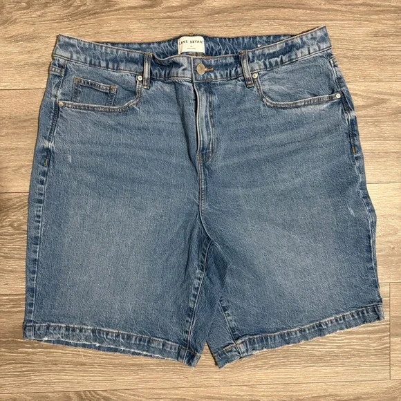 Lane Bryant Womens 18 Bermuda Denim Shorts Blue Mid-Rise Boyfriend Medium Wash