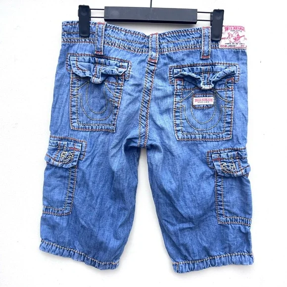True Religion cargo crop big T size 27 shorts long
