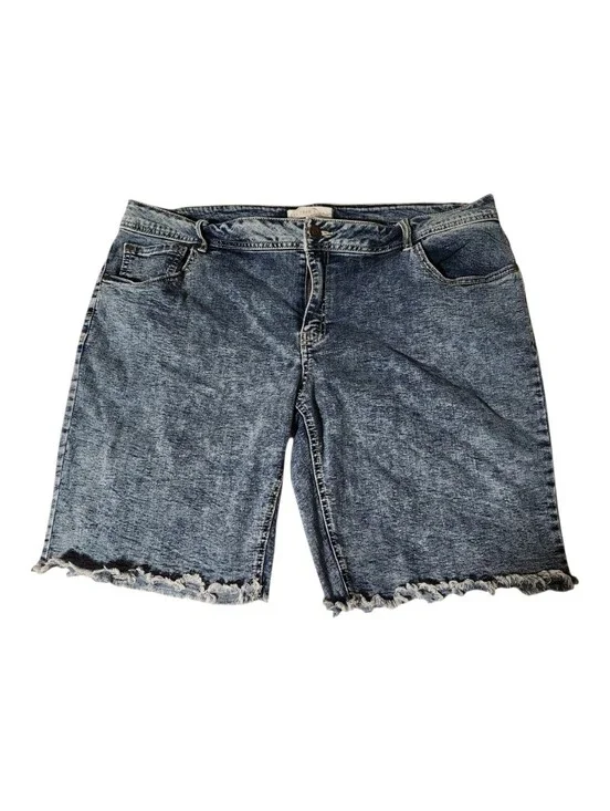 Cato Womens Sz 18W Curvy Denim Jean Shorts Raw Hem  Acid Wash Long Jorts Bermuda