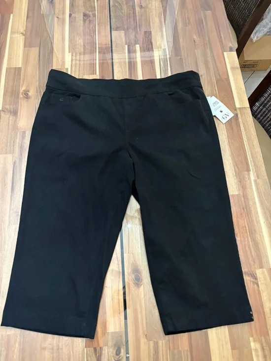 NWT Plus Size 24W Gloria Vanderbilt Black Pull Up Capri Ponte Knee Length Shorts