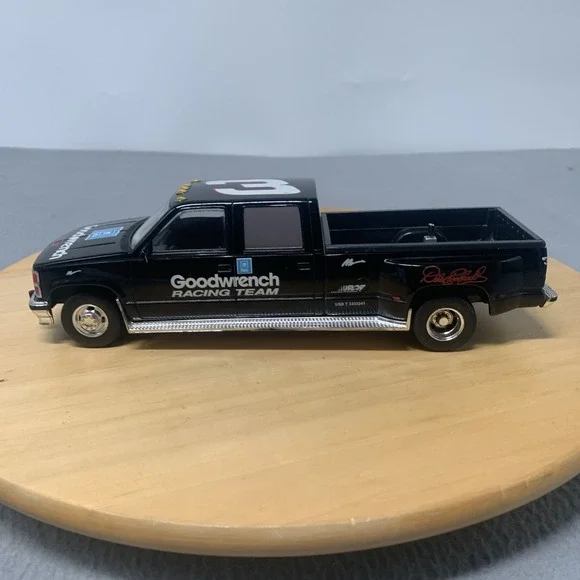 Vintage 1994 Brookfield Chevy Crew Dale Earnhardt #3 GM Goodwrench 1:25 Truck